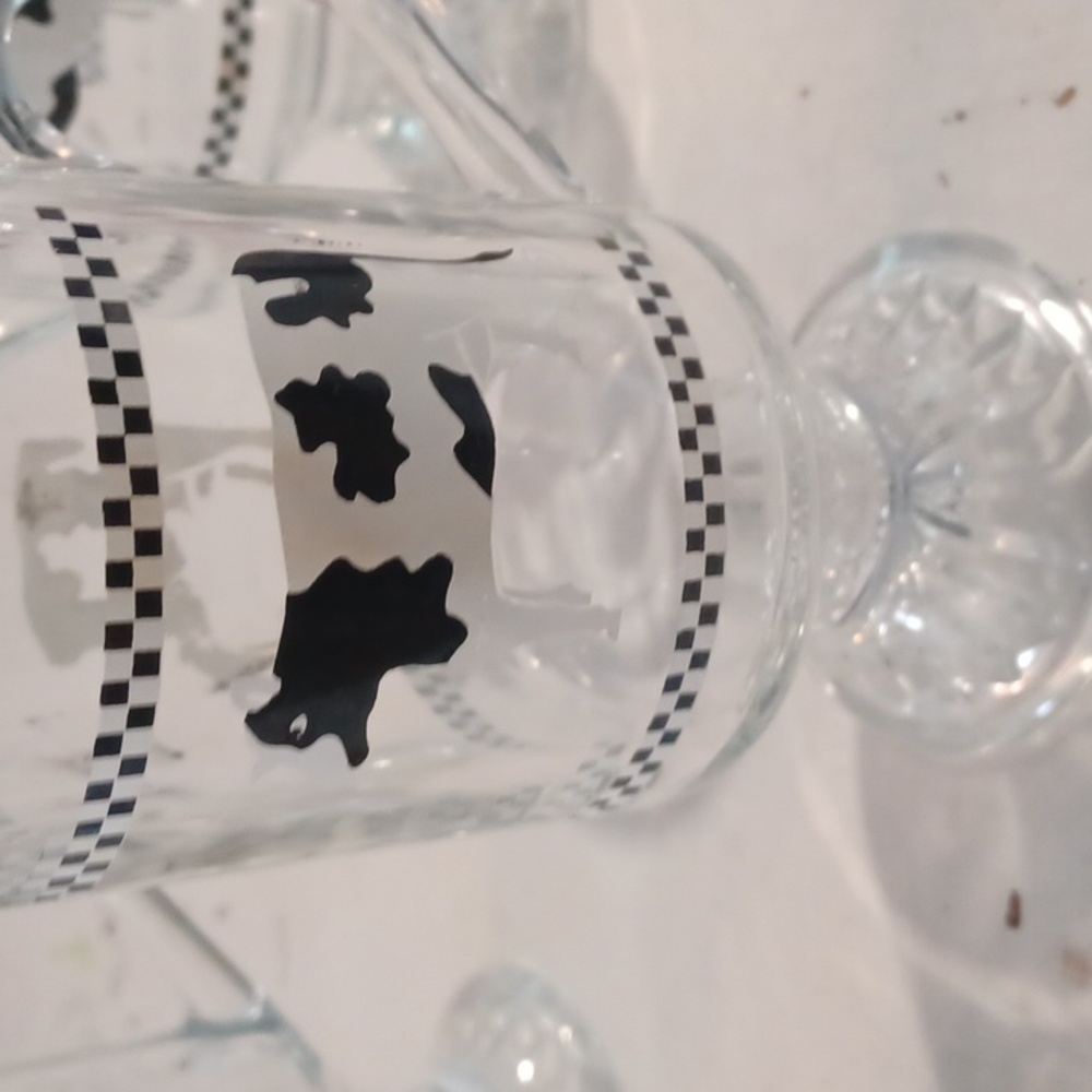 Vintage Cow Pedestal Glasses Set 4 - Picture 5 of 10